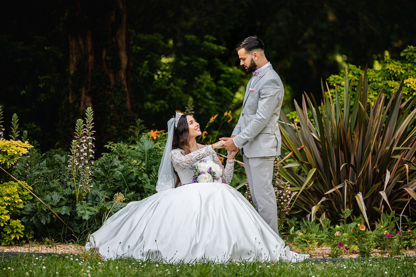 Couple jardin fleuri